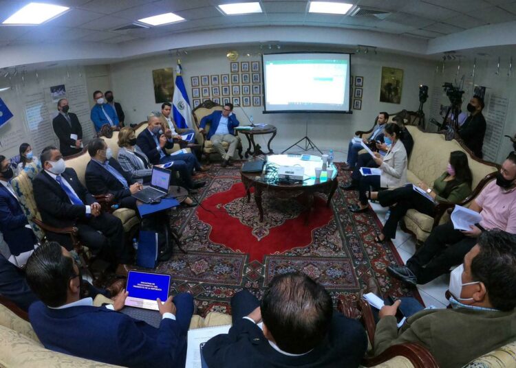 Comisión de Hacienda aprueba préstamos para financiar proyectos de infraestructura, educación y deportivos