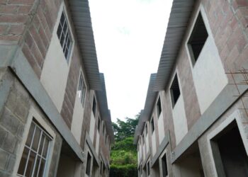 Privados de libertad continúan construcción de los proyectos habitacionales El Espino y Nuevo Cuscatlán