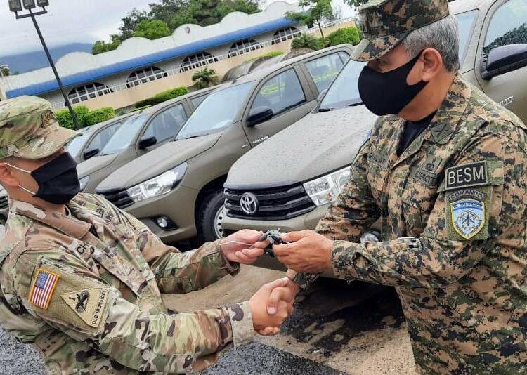 Fuerza Armada recibe donativo por parte de Grupo Militar de Estados Unidos