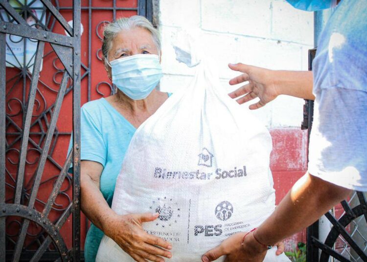 Gobierno continúa con entregas de paquetes alimentarios en Usulután