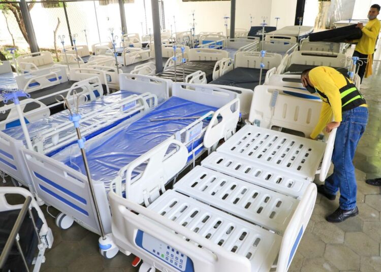 Gobierno continúa entrega de camas nuevas en hospitales del occidente de El Salvador