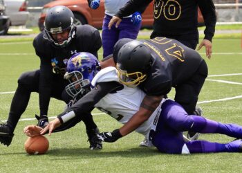Inició la temporada del fútbol americano