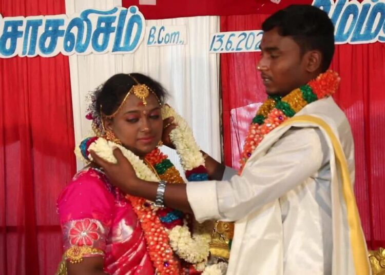 (VIDEO) Leninismo y Comunismo asisten a la boda de su hermano Socialismo en la India y se hacen virales