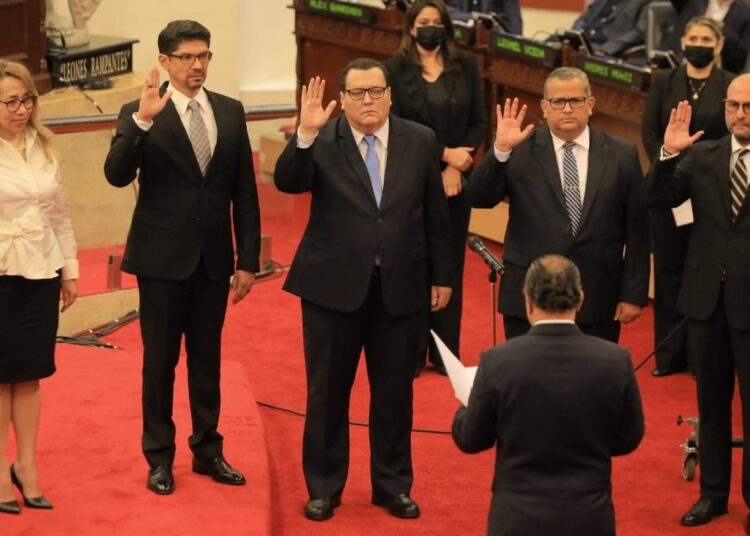 Asamblea Legislativa juramenta a los cinco magistrados de la Corte Suprema de Justicia