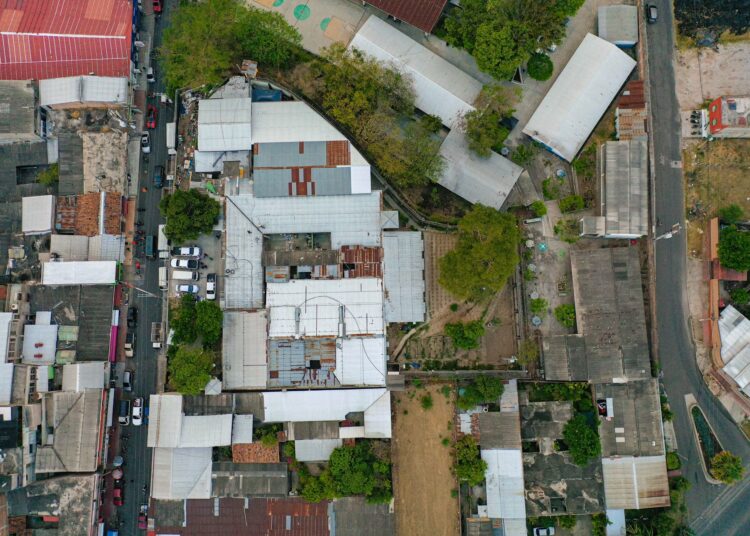 Concluyen demolición del centro penal de Metapán donde funcionará un centro cultural