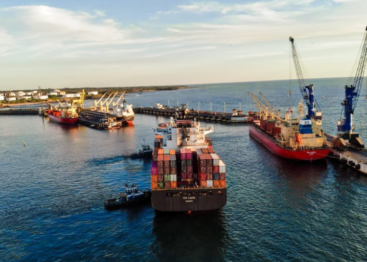 Gobierno trabaja en la ejecución del proyecto de ampliación del Puerto de Acajutla