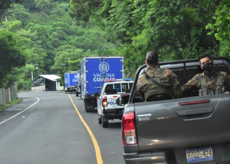 Gobierno envía cargamento con segundas dosis contra el COVID-19 a Honduras