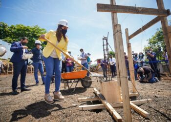 Gobierno coloca primera piedra de proyecto habitacional «Vivienda Digna Municipal» en Sonsonate