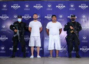 Autoridades de Seguridad presentan a responsables por la desaparición de Flor María Valle García