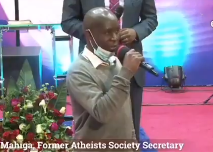 Directivo de la Sociedad de Ateos de Kenia dimite después de encontrar a Jesús