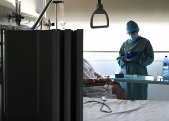 El super-hongo Candida auris avanza dentro de salas desbordadas con pacientes con COVID-19 en Brasil