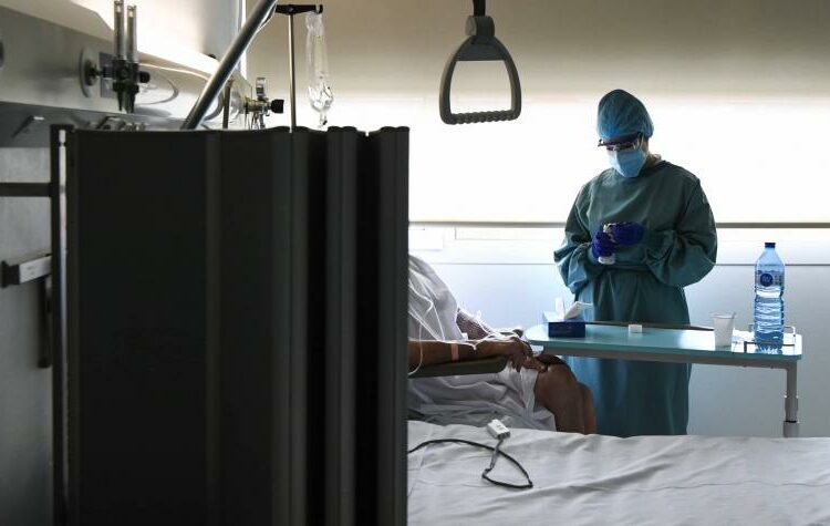 El super-hongo Candida auris avanza dentro de salas desbordadas con pacientes con COVID-19 en Brasil