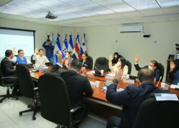 Comisión de Hacienda emite dictamen favorable para incluir $256 mil al presupuesto del MINED