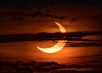 (VIDEO) El primer eclipse anular del año fue visible en el Hemisferio Norte, desde Europa hasta Canadá