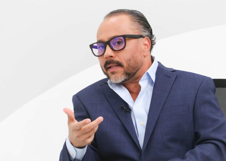 «No hemos llegado a la Asamblea Legislativa a adaptarnos al sistema»: Ernesto Castro