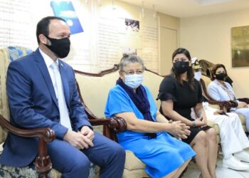 Funcionarios llegan a la Asamblea para presentar memorias de labores de segundo año de gestión