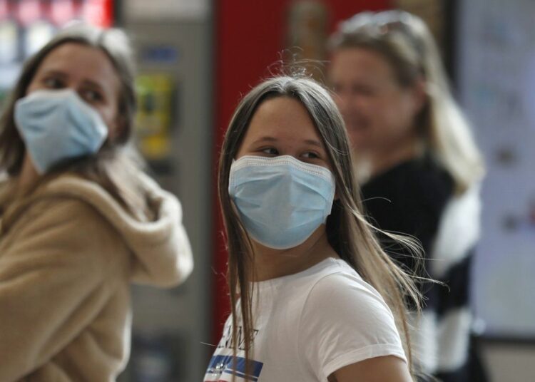 Israel reimpuso la obligatoriedad de usar mascarillas en espacios cerrados por el aumento de casos de la variante Delta