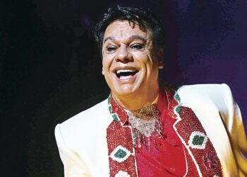 (VIDEO) La lujosa casa de Juan Gabriel tendría un escondite secreto para guardar armas