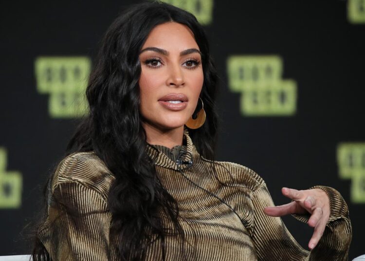 Kim Kardashian pide orden de restricción tras recibir extraño regalo de un acosador