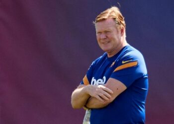 Barcelona confirmó que Ronald Koeman seguirá como entrenador del equipo