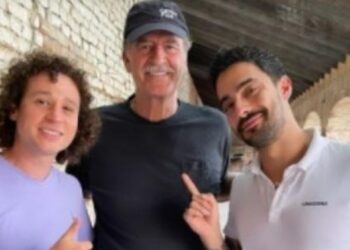 Luisito comunica entrevista a Vicente Fox y ¿Lo hace fumar Marihuana?