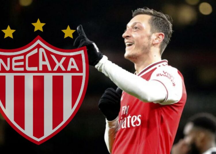 Mesut Ozil presumió así ser uno de los nuevos propietarios del Necaxa