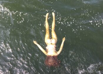 Rescatan del mar a una ‘mujer ahogada’ en Japón para descubrir que era una muñeca sexual
