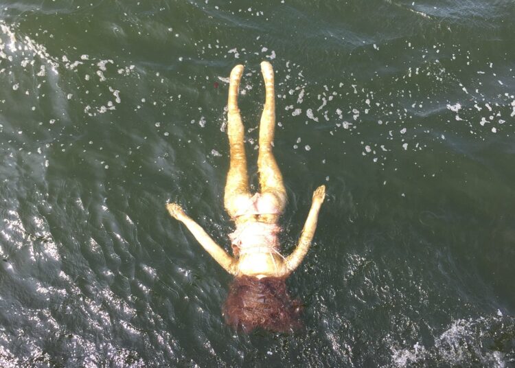 Rescatan del mar a una ‘mujer ahogada’ en Japón para descubrir que era una muñeca sexual