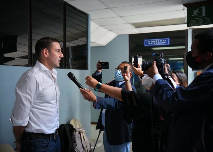 Decretan arresto domiciliar contra Muyshondt por fraude electoral y negociaciones con pandillas