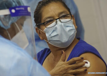 El Salvador supera los 2.4 millones de personas vacunadas contra el COVID-19