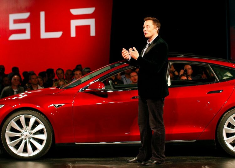 Tesla desarrolla la quinta supercomputadora más potente del mundo para entrenar la inteligencia artificial de sus vehículos autónomos