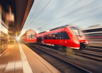 Hyundai muestra interés en el Tren del Pacífico y se reúne con autoridades de El Salvador