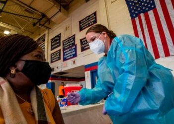 EE. UU. roza las 600.000 muertes mientras impulsa la vacunación contra el covid por todos los medios