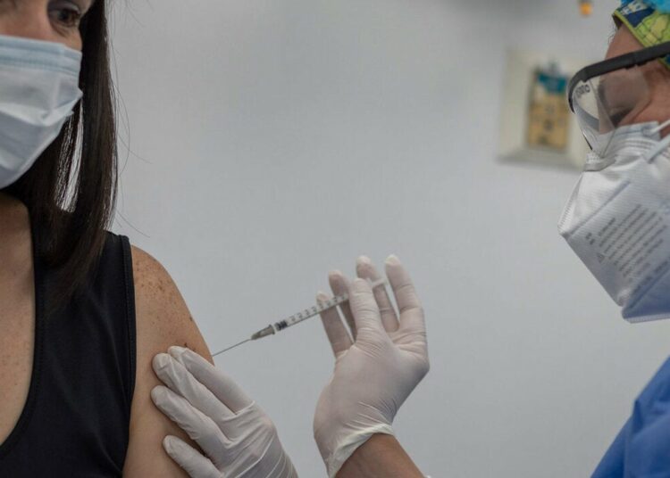 El FMI, el Banco Mundial y la OMS proponen un plan de vacunación mundial contra el coronavirus y recuperación económica por $50 mil millones