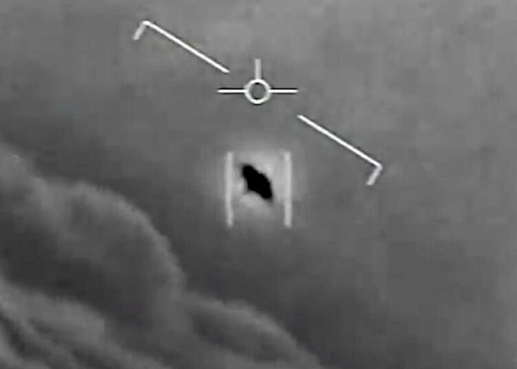 Ex Oficial del Pentágono filtró los videos de los ovnis