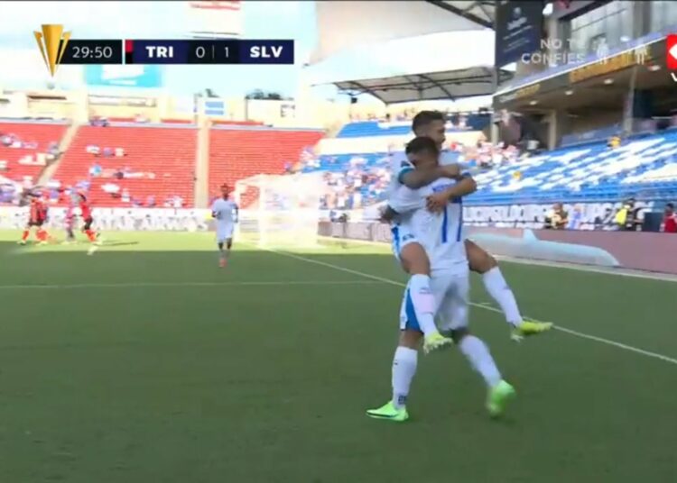 (VIDEOS) El Salvador clasifica a cuartos de final al derrotar 2-0 a Trinidad y Tobago