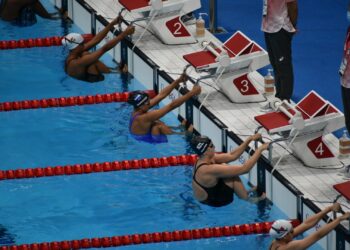 La nadadora salvadoreña Celina Márquez finalizó en el puesto 36 en la prueba de los 100 metros dorso en los Juegos Olímpicos