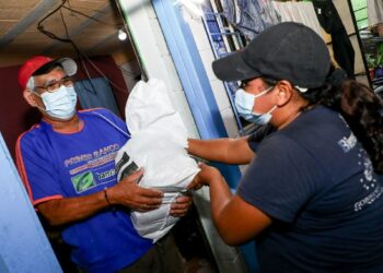 Gobierno continúa con entrega de paquetes alimentarios a hogares salvadoreños