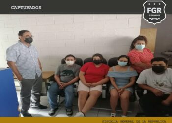 Seis personas capturadas tras intentar salir del país con documentación falsa de prueba de covid-19