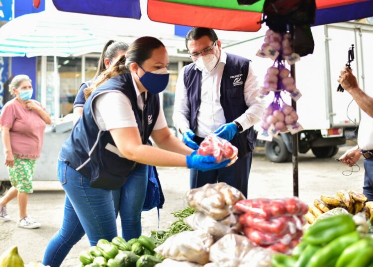Defensoría del Consumidor realiza inspecciones para evitar acaparamiento de productos de la canasta básica