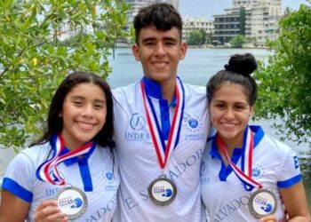 Nadadores salvadoreños ganaron medallas de plata en la modalidad de aguas abiertas en el CCCAN 2021 en Puerto Rico