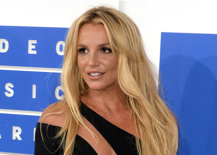 Britney Spears no ofrecerá shows mientras su padre la controle