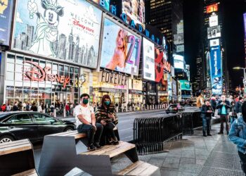Broadway exigirá certificados de vacunación y el uso de mascarillas para asistir a los espectáculos