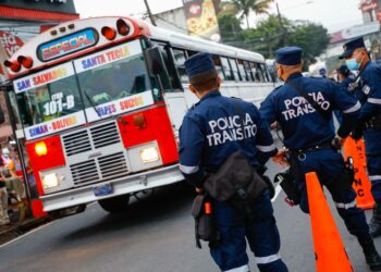 Gobierno verifica cumplimiento de medidas de bioseguridad en el transporte colectivo