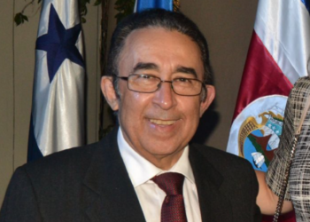 Exvicepresidente de Francisco Flores es citado a la Comisión Especial por sobresueldos