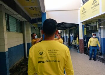 Privados de libertad realizan trabajos de mantenimiento en el Hospital Médico Quirúrgico