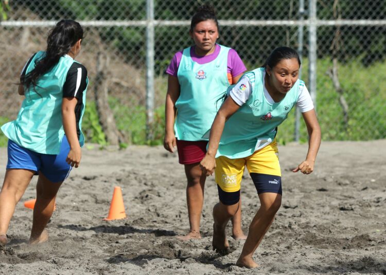 La Canoa tiene el reto de vencer a Barra de Santiago líder del grupo B en los cuartos de final de la Liga Femenina de Fútbol Playa