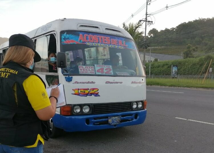 VMT sanciona a conductor de transporte colectivo por no cumplir las medidas de bioseguridad