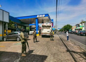 Fuerza Armada realiza controles preventivos para garantizar la seguridad de los salvadoreños