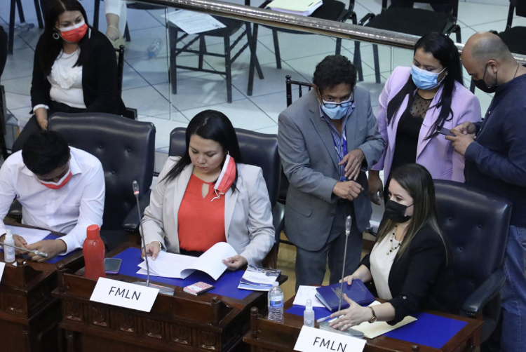 FMLN sale en defensa de los derechos humanos de los pandilleros